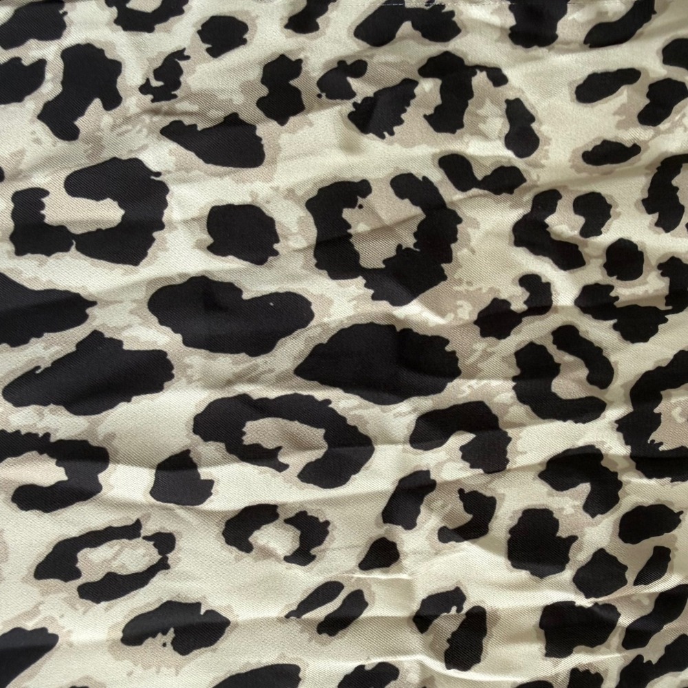 Unbranded Women's Classic Leopard Print Neck Scarf Bandanna Black Cream - Picture 3 of 9
